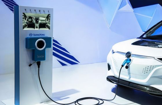Badanie układu ładowania pojazdów elektrycznych w celu pomiaru odległości i odległości odchylenia