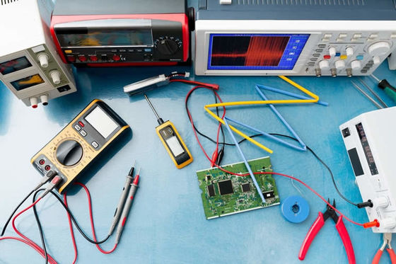 Badanie urządzeń elektrycznych w celu ochrony przed rozprzestrzenianiem się ognia
